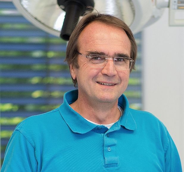 Dr. Walter Mayr