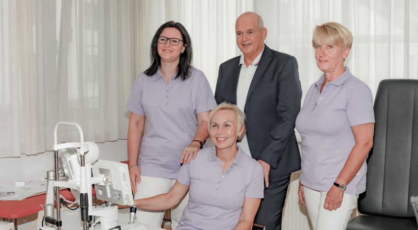 Operation des grauen Stars (Cataract)